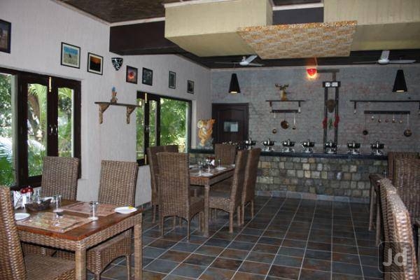 Kamya Safari Lodge Resort Nainital Restaurant
