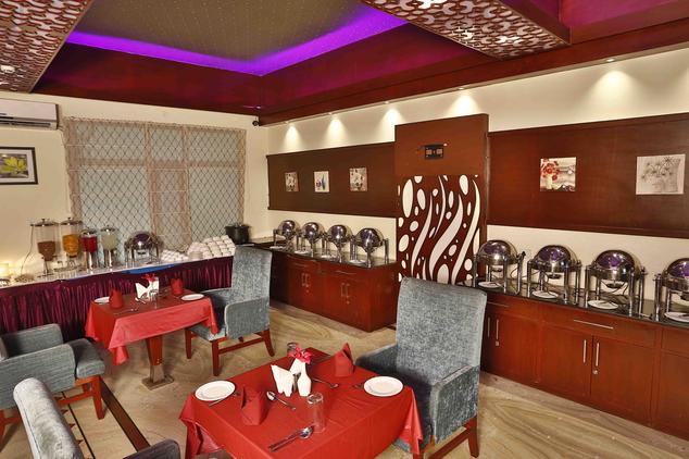 Harshikar Hotel Nainital Restaurant